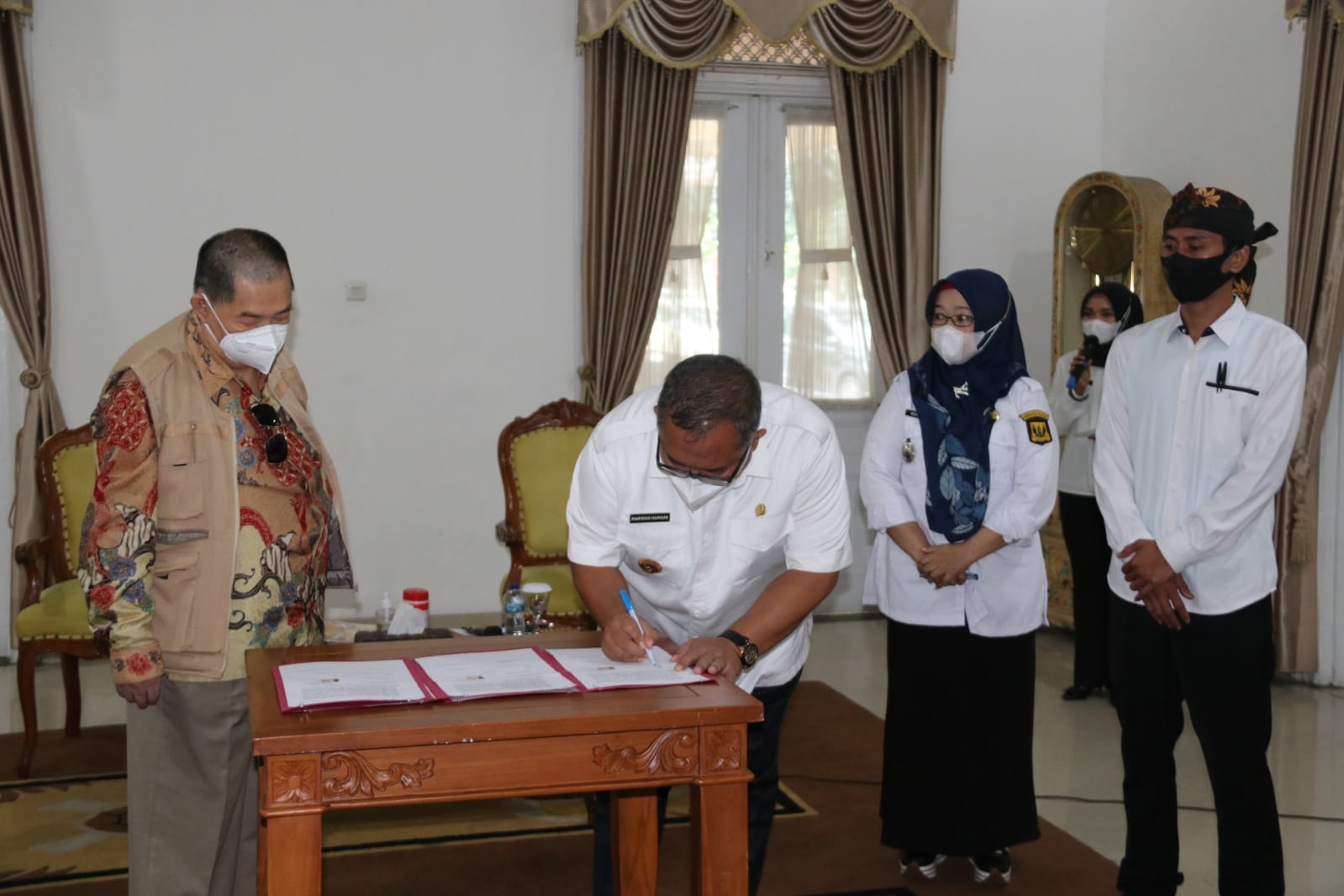 PT.PASIR SALAM LEPAS 5 H, WARGA NYALINDUNG LEGA