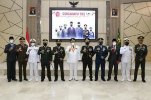 PRESIDEN “BANGSA DAN NEGARA BANGGA KEPADA TNI, GARDA TERDEPAN KEDAULATAN BANGSA”