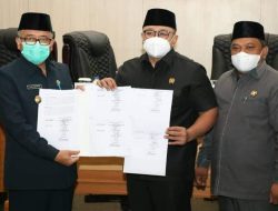 PARIPURNA DPRD KAB. SUKABUMI AGENDA PENGAMBILAN KEPUTUSAN ATAS DUA RAPERDA