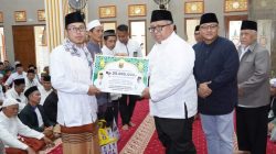 DI MASJID AL MADINAH, BUPATI AJAK MASYARAKAT TINGKATKAN KEPEKAAN DAN KEPEDULIAN SOSIAL