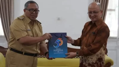 BUPATI PAPARKAN POTENSI DAN PENGEMBANGAN SEKTOR UNGGULAN KEPADA JAJARAN DIREKSI MEDIA INDONESIA