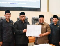 Bupati Sukabumi menyampaikan Pendapat Akhir atas dua Raperda