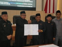 Rapat Paripurna DPRD, Bupati Sukabumi sampaikan pendapat akhir, jawaban, dan nota pengantar.