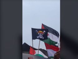 Bendera One Piece Berkibar Dalam Aksi Bela Palestina di Yogyakarta