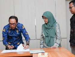 Sekda Tandatangani Naskah Perjanjian Hibah Daerah tentang Peningkatan Mutu Pendidikan