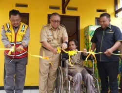 SERAHKAN HASIL BEDAH RUMAH KEPADA PENERIMA MANFAAT, BUPATI “SEMOGA PENUH KEBERKAHAN”