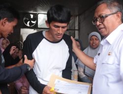 TINJAU LOKASI BENCANA LONGSOR, BUPATI PASTIKAN MASYARAKAT TERDAMPAK KEBUTUHANNYA TERPENUHI