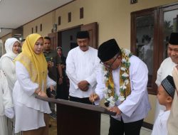 Resmikan Ponpes Khadimul Muslimin Indonesia, Bupati “Kontribusi menguatkan visi Kabupaten Sukabumi”.