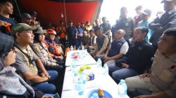 Wabup Dampingi Menteri Lingkungan Hidup Berikan Bantuan di Lembursawah Pabuaran