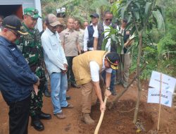 Wabup dampingi Kepala BNPB monitoring pembangunan hunian tetap untuk korban bencana