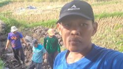 Bersama Masyarakat Anggota DPRD Kab Sukabumi Ini Bergotongroyong Perbaiki Saluran Air