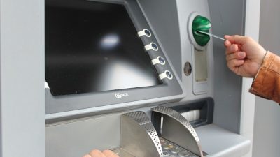 Jutaan Orang Tidak Menyadari Kesalahan Setelah Menarik Uang Tunai dari ATM
