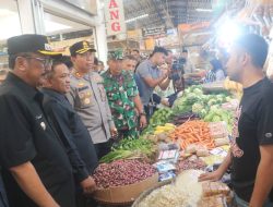 Pastikan Stok Dan Harga Bahan Pokok, Bupati Sukabumi Monitoring Pasar Semi Modern Palabuhanratu