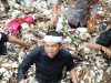 Gubernur Jabar, Bupati Sukabumi Menceburkan Diri Ke Sungai Cipalabuan
