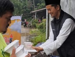 Dampak Banjir Cibojong, Anggota DPRD Kabupaten Sukabumi Berikan Bantuan
