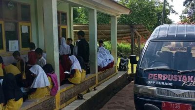 UPP Surade Kuatkan Akses Literasi Kepada Pelajar Lewat Perpustakaan Keliling