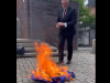 Capres Polandia Grzegorz Braun Gegerkan Benua Biru, Sebelum Dibakar Bendera Uni Eropa Dijadikan Lap Sepatu