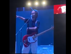 Konser RI FEST, Bassist Band FEAST Tegur Aparat Pukuli Penonton: Dibayar Pake Duit Penonton, Pajak Besar, Takut Bendera One Piece