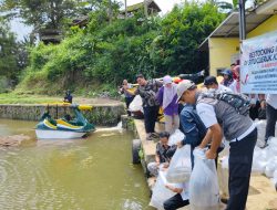 Dinas Perikanan Kab Sukabumi Hadiri Restocking Ikan BBPBAT dalam Rangka HUT ke 80 RI