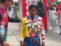 Hanya Kenakan Sandal, Wanita Pedalaman Meksiko Kalahkan Atlet Dunia, Menang di Canyon Ultra Marathon 2025