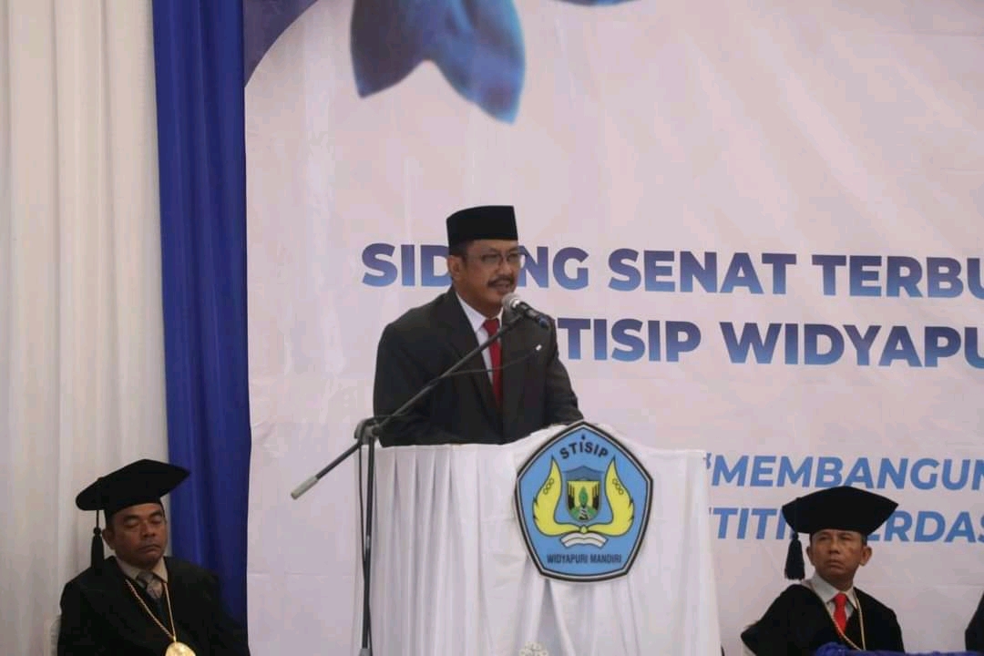 186 Mahasiswa STISIP WPM di Wisuda, Bupati yakin bisa berkontribusi Positif bagi Masyarakat