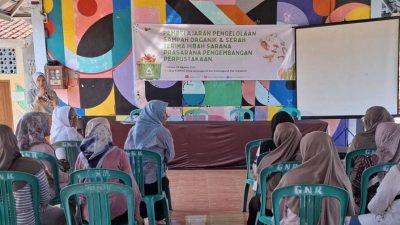 Dukung P2WKSS, Diarpus Hibahkan Sarana Perpustakaan dan Latih Pengelolaan Sampah Organik