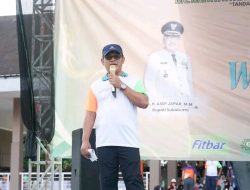 Ribuan Masyarakat Meriahkan Event Fun Walk Fun Bike Fun Aerobic Di Lapang Cangehgar
