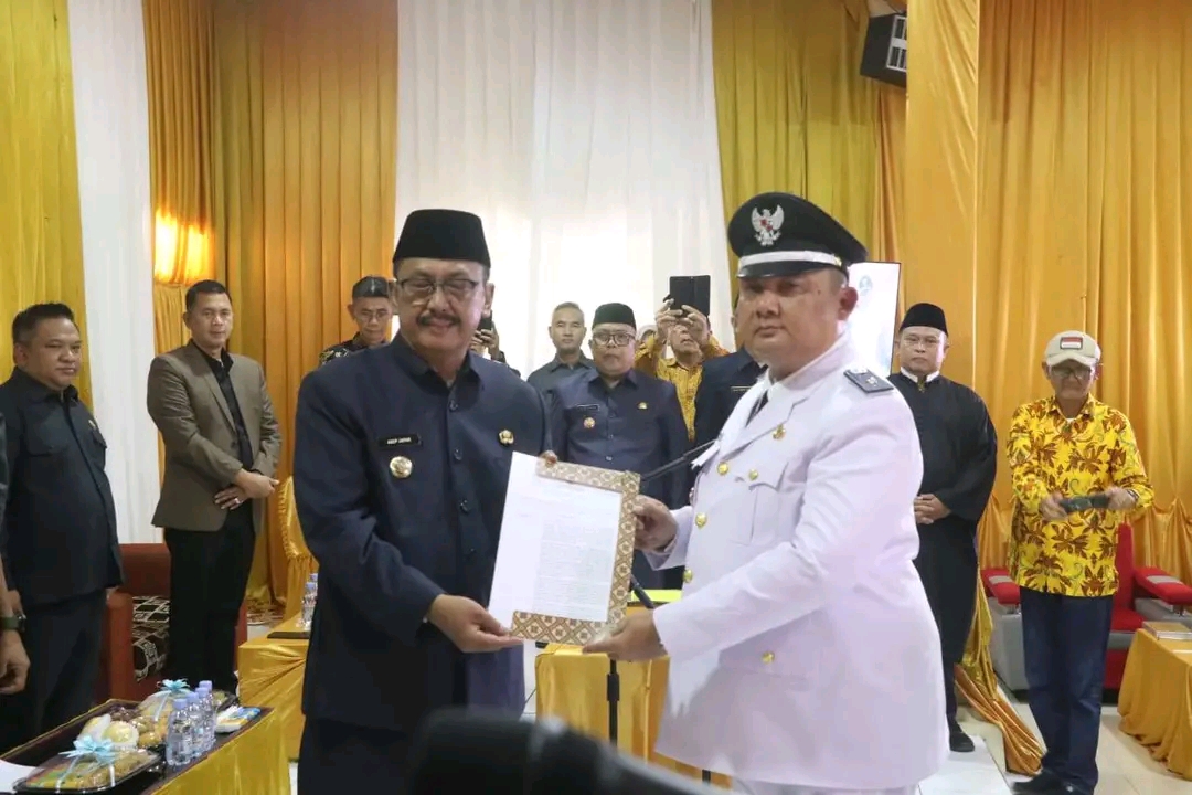 SAH!! Hilman Nulhakim Jadi Kades Pawenang Usai Dilantik Bupati Sukabumi