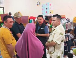 Tinjau Kondisi Warga Di Lokasi Gerusan Sungai Cidadap, Wabup Pastikan Kebutuhan Dasar Terpenuhi