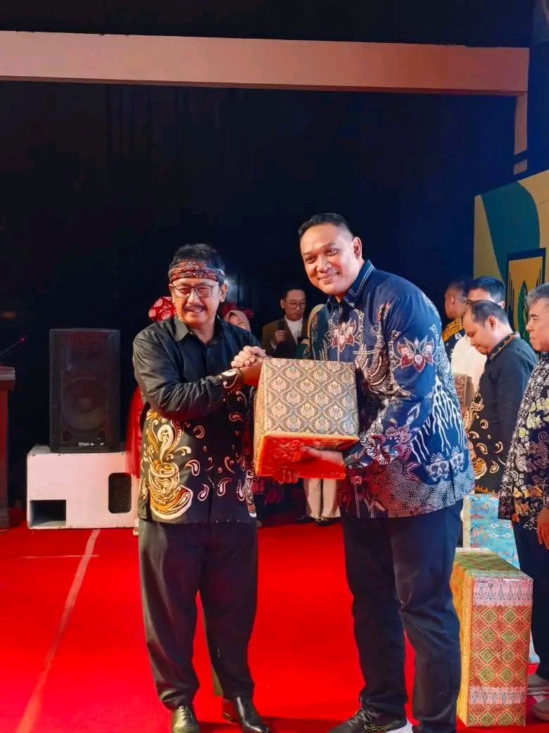 Fashion & Culinary Nite 2025, Upron Jas Modern Bapenda Raih Juara Favorit