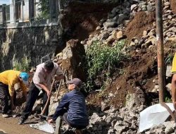 UPTD PU Wilayah IV Sukabumi Tangani Longsor di Ras Jalan Cibeureum-Goalpara