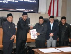 Bupati Dan Wakil Bupati Hadiri Rapat Paripurna DPRD Agenda Penyampaian Rekomendasi Atas LKPJ 2025