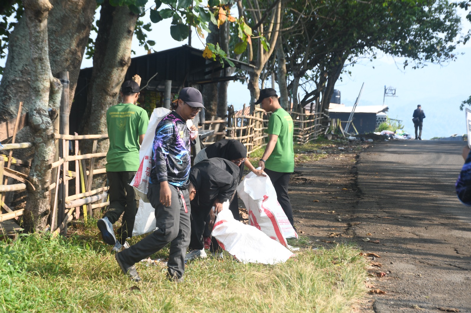 Dukung Kebersihan, DPMPTSP Aktif Dalam Korve Kawasan Wisata
