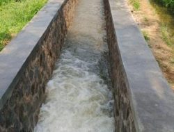 Dinas PU Rehabilitasi Saluran Irigasi Leuwi Bangga Karangtengah