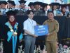 MASTAKA UMMI, Pemkab Sukabumi Serahkan Beasiswa Bupati “Generasi Mencrang”